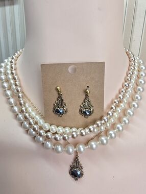 Layered Pearl Necklace Set Black Pendant Gold Vintage Style Bridal Statement
